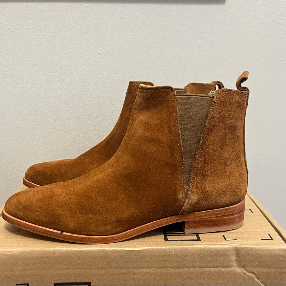 Nisolo Leather‎ Pull On Nutmeg Brown Suede Chelsea Boot 7 NEW